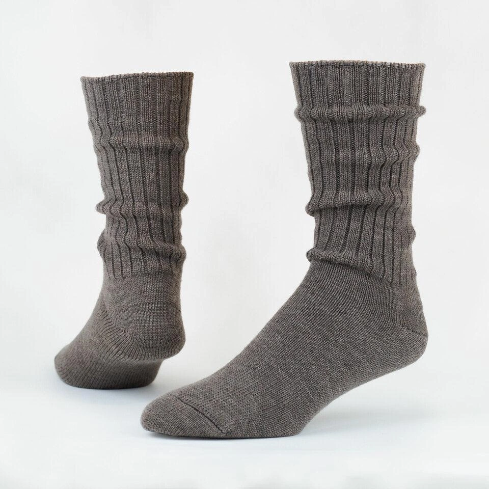 Cozy Crewneck: 76.6% Organic Merino Wool - Effortless Comfort & Style.